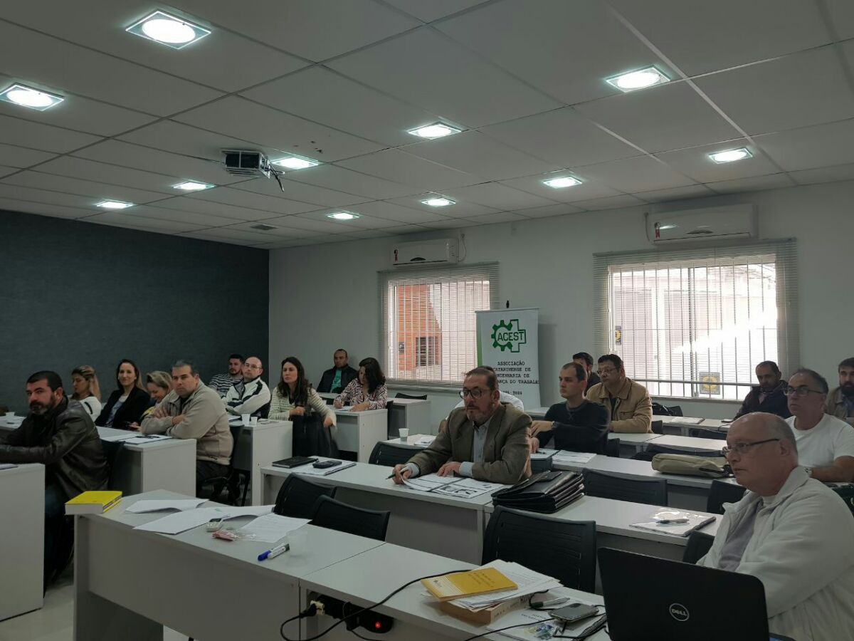 Curso Procedimentos Técnicos para Avaliação da Exposição Ocupacional ao Ruído em BLUMENAU-SC